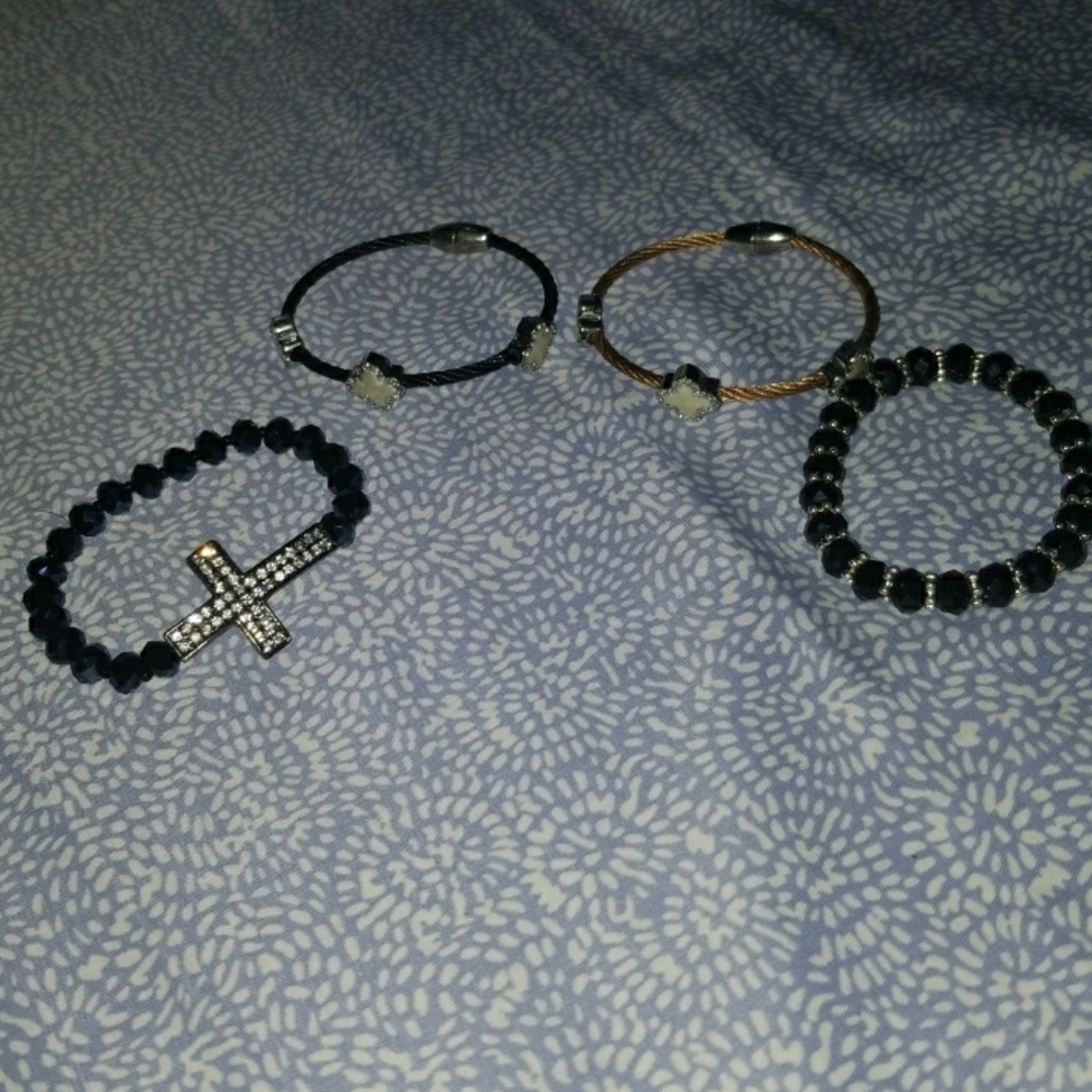 Bracelets set of 4